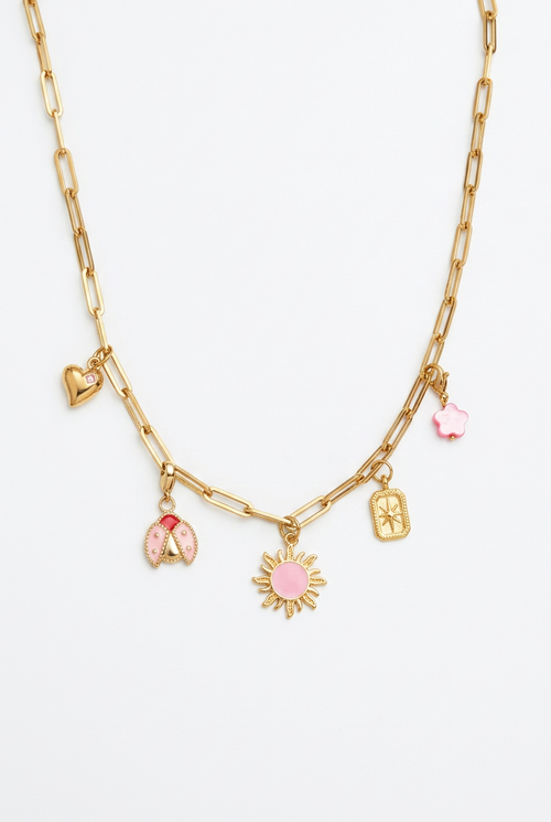 Ketting met giraf op witte achtergrond